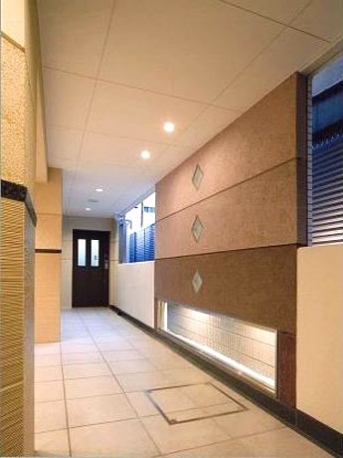 エレベーター前