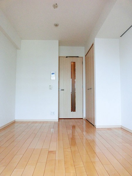 室内：玄関側